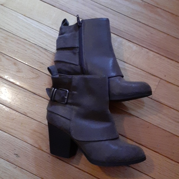 American Rag Booties - Picture 2 of 5